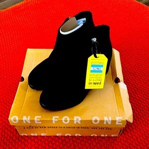 BRAND NEW TOMS Avery Black Suede Wedge Boots